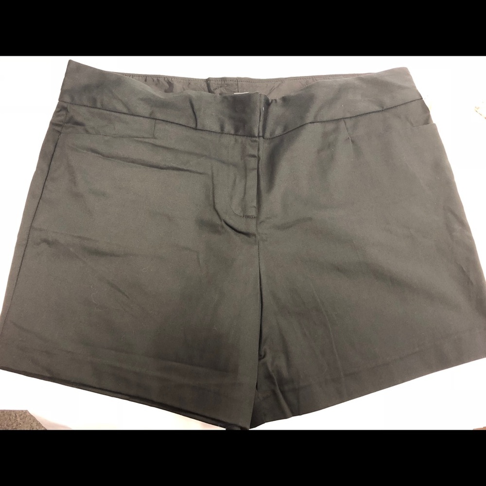The Limited women’s shorts 97% cotton 3% spandex
